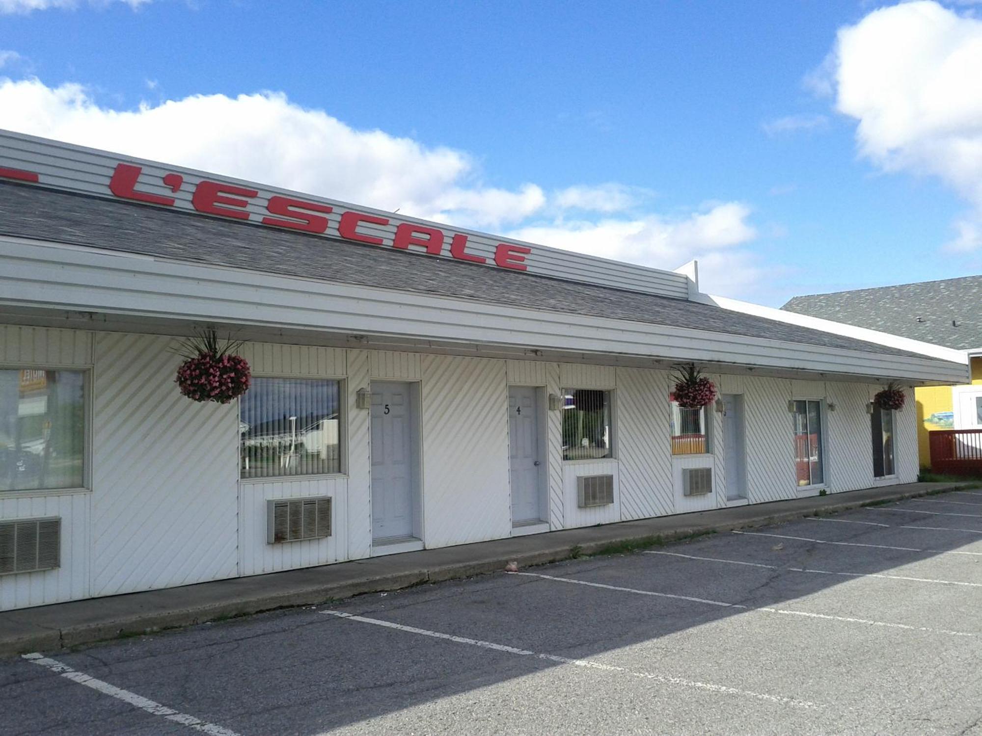 Motel L'Escale แคมบอร์ด ภายนอก รูปภาพ